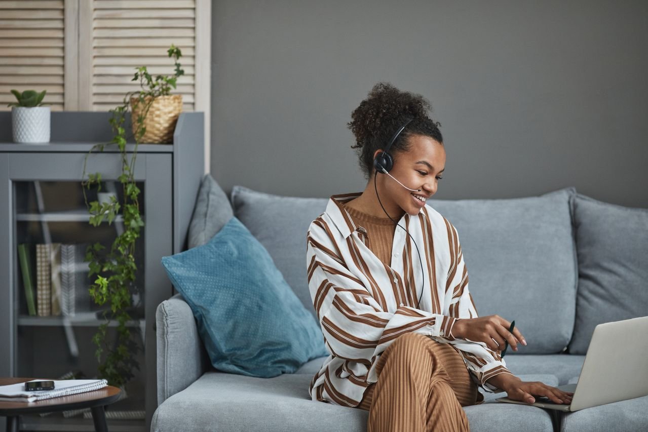 Virtual Assistant Career Starter: From Skills to Paying Clients