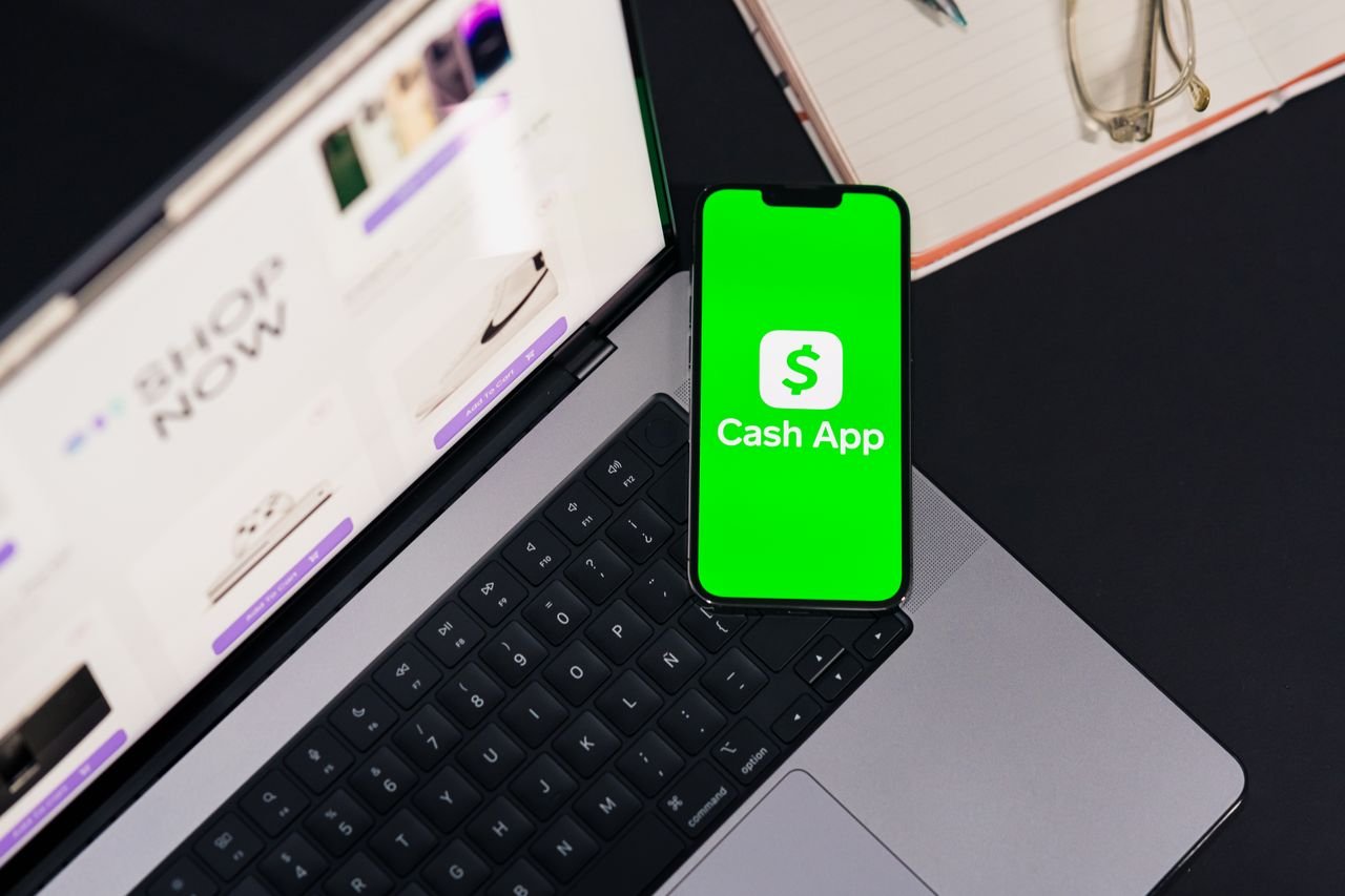 From Smartphone to Digital Income